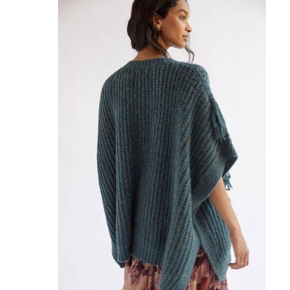 New Anthropologie Marled Fringe Cable Knit Poncho $120 ONESIZE Turquoise - Picture 4 of 4